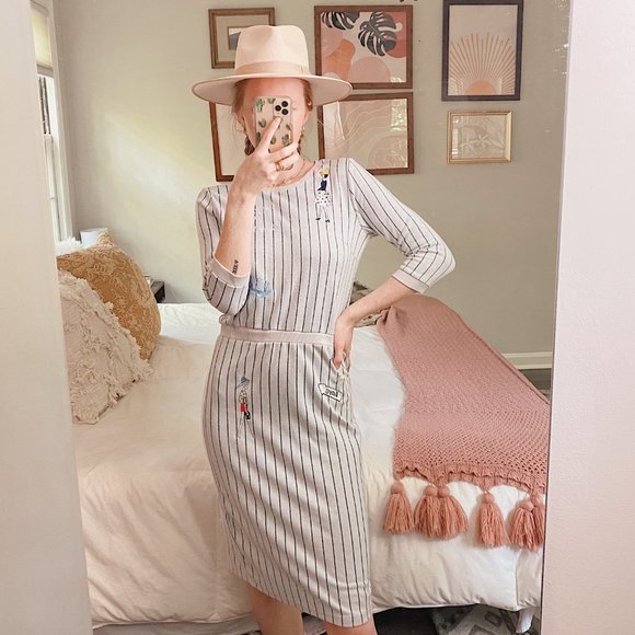 Fun + Unique Graphic Embroidered Pencil Dress - Picture 2 of 10